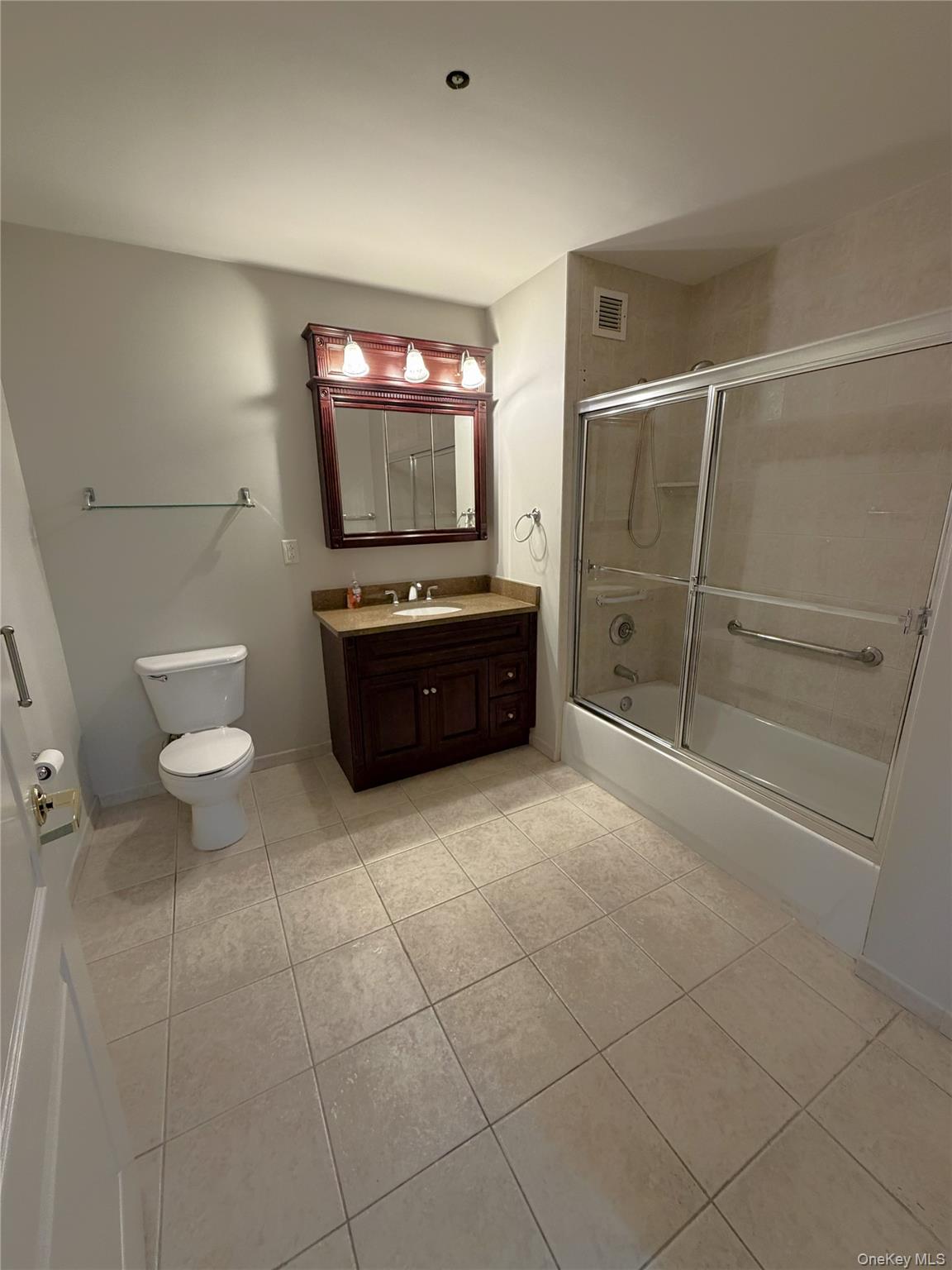 50 Merrick Avenue, Unit 226 photo 10