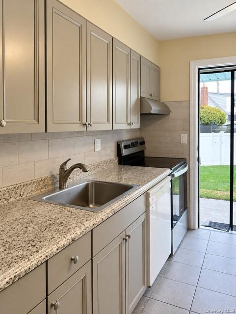 306 Peters Avenue – For Rent photo 2