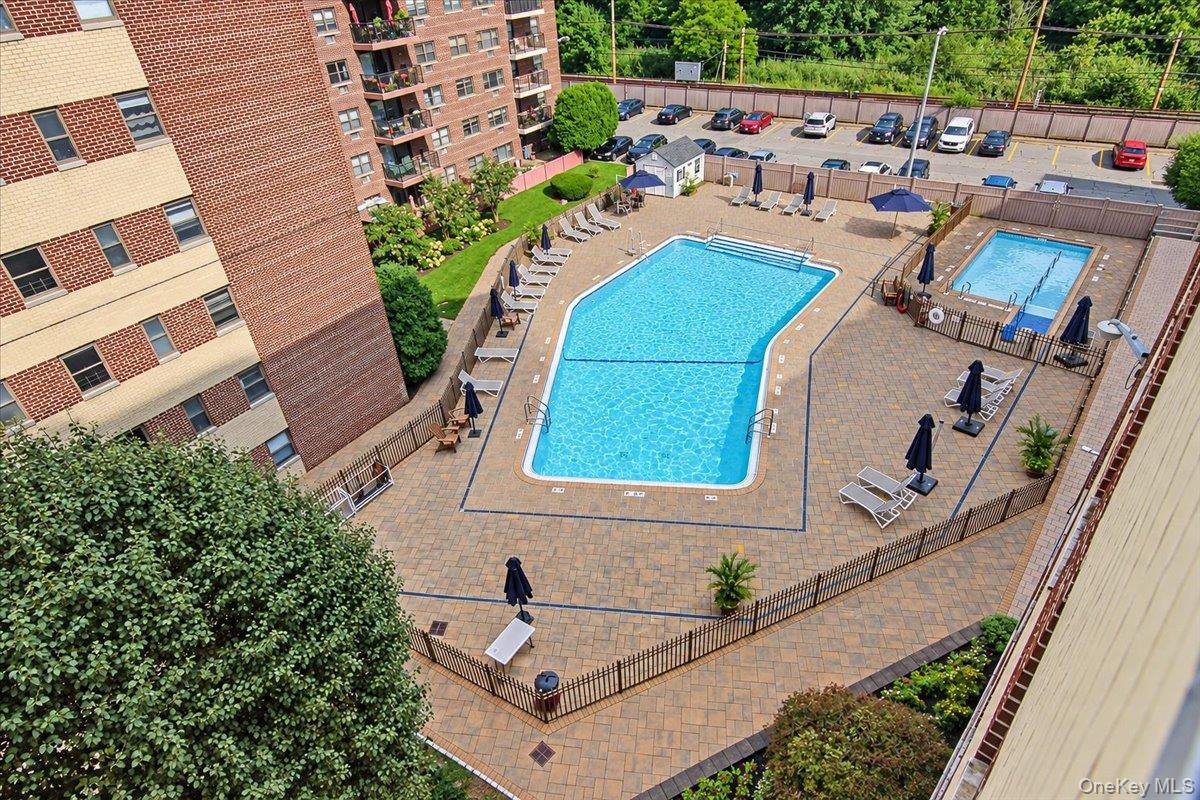 100 Diplomat Drive, Unit 6C photo 40