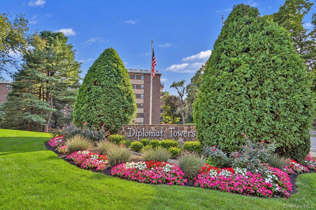 100 Diplomat Drive, Unit 6C