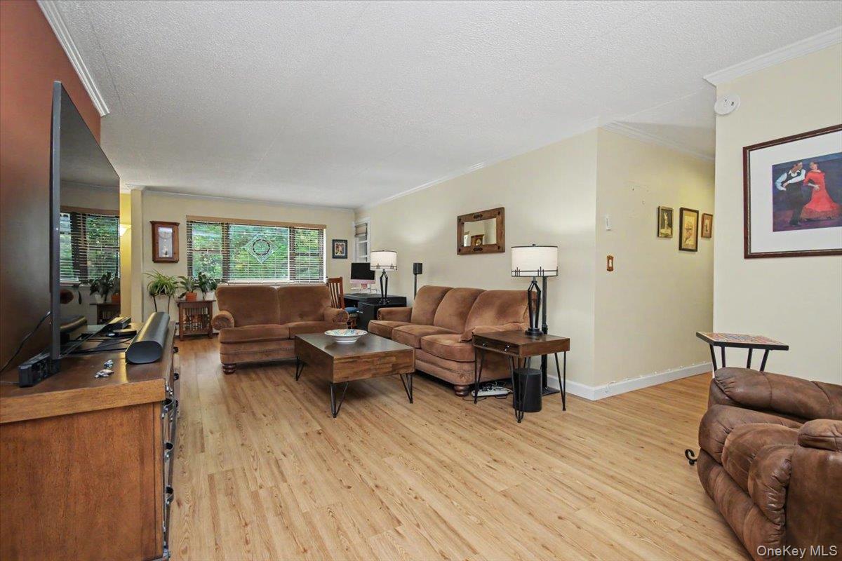100 Diplomat Drive, Unit 6C photo 3