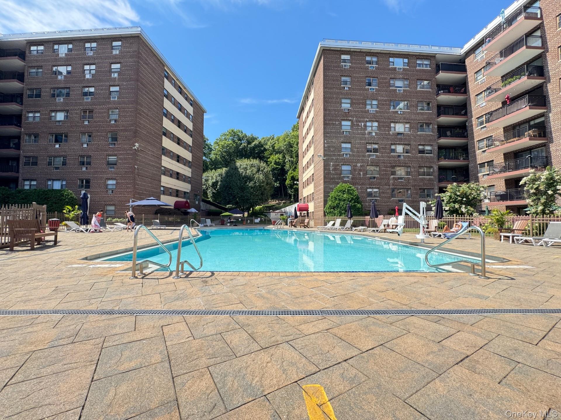 100 Diplomat Drive, Unit 6C photo 41
