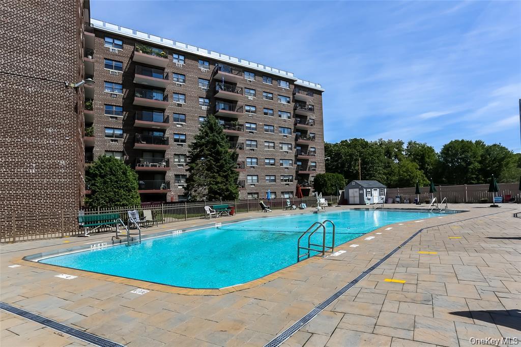 100 Diplomat Drive, Unit 6C photo 42