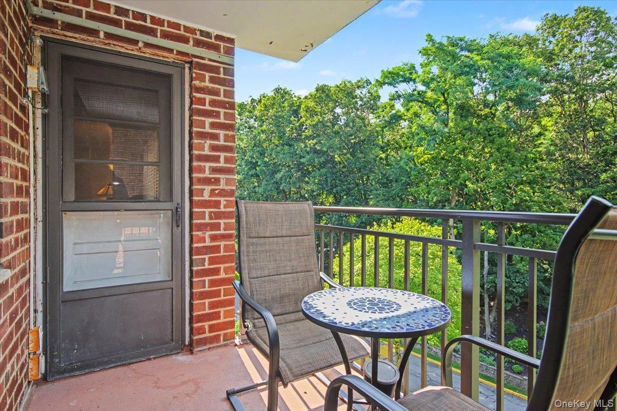 100 Diplomat Drive, Unit 6C photo 10