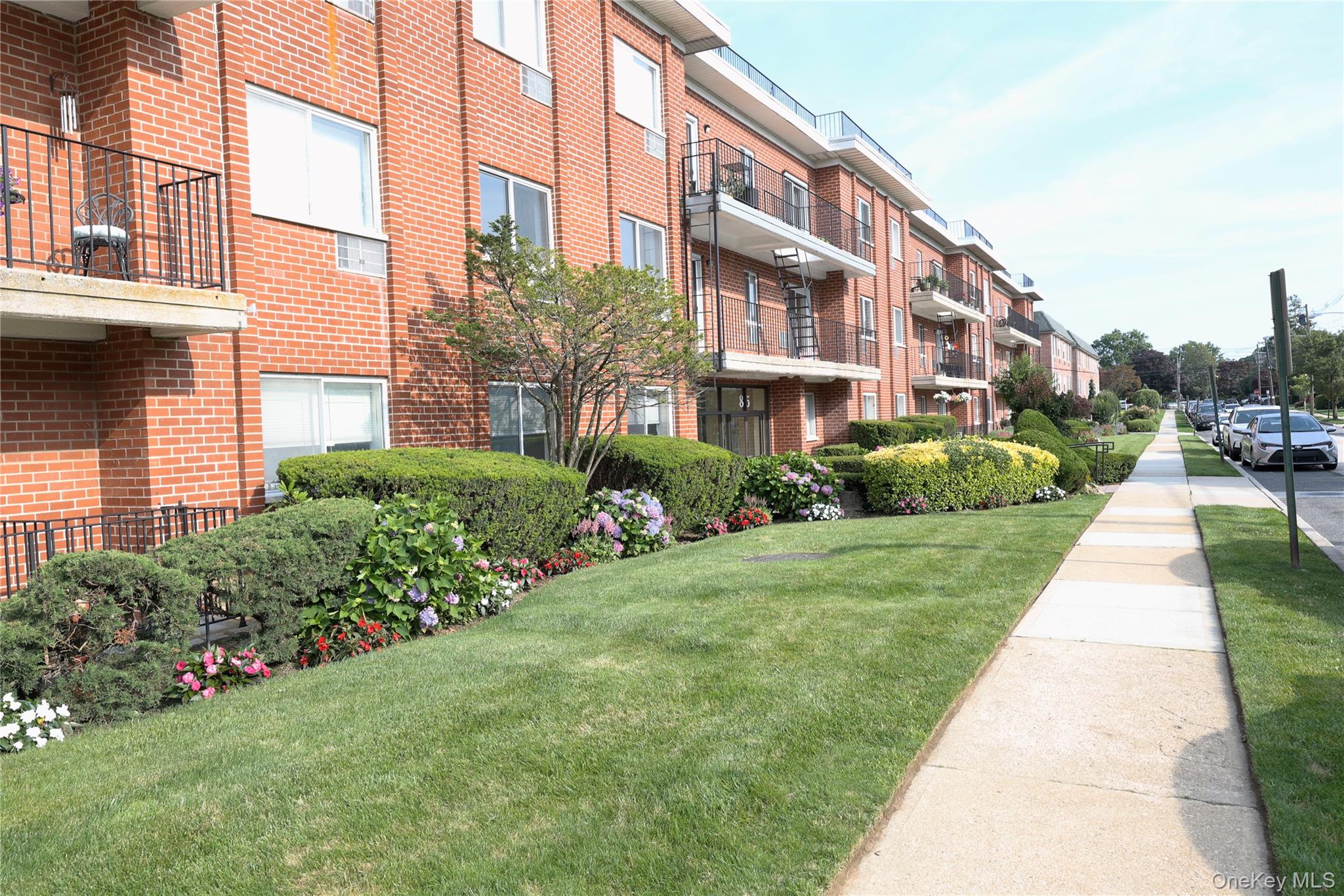 85 S Centre Ave, Unit B17