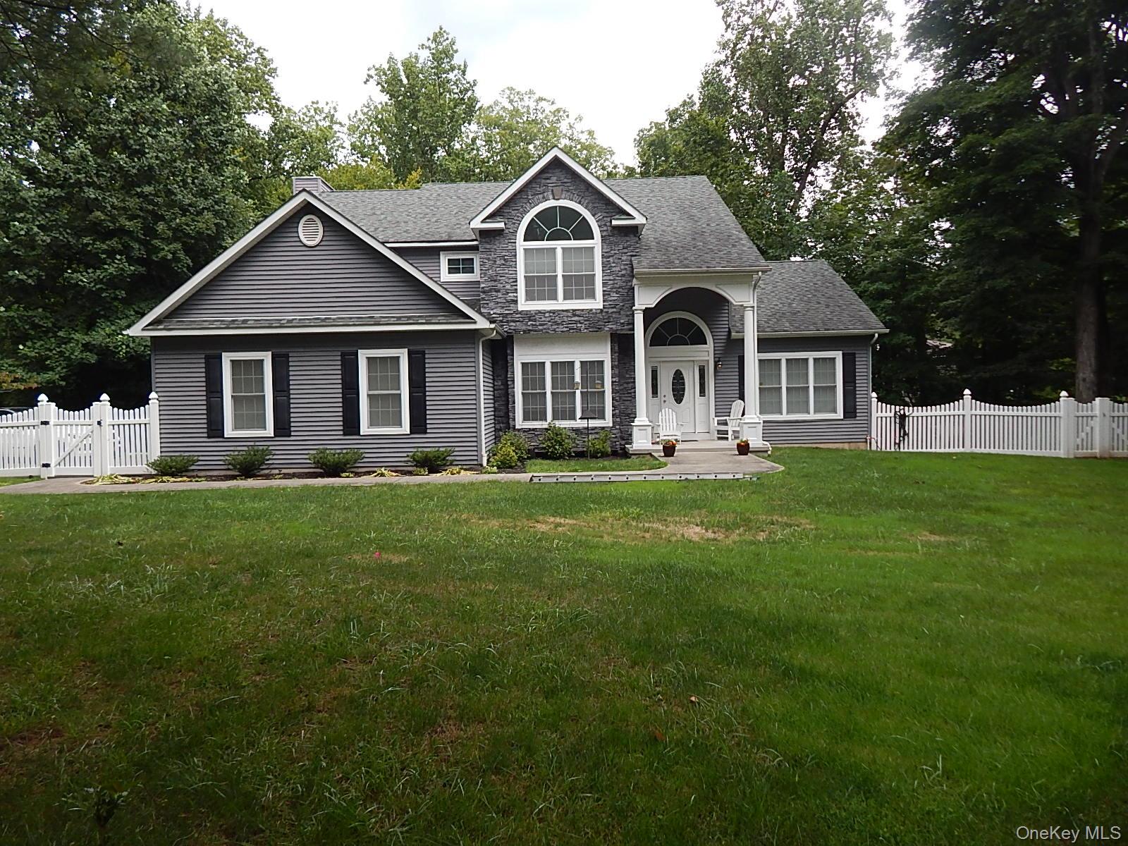 220 N Little Tor Road – For Sale