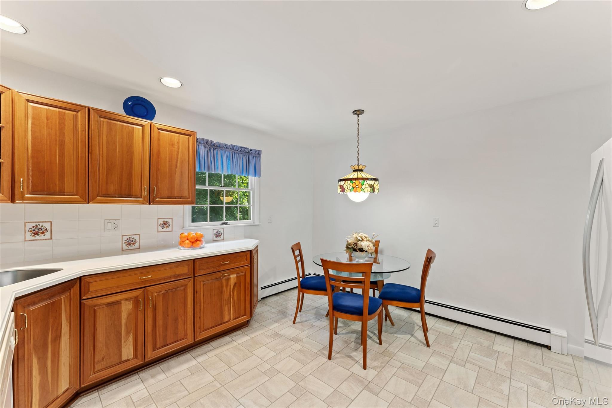 12 Lyons Road – For Sale photo 10