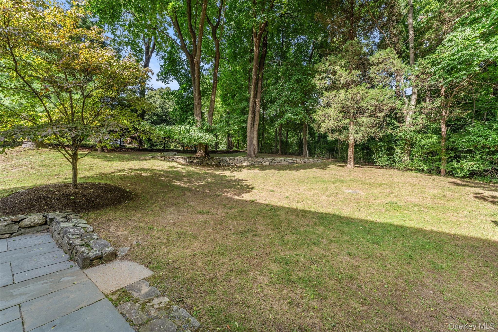 12 Lyons Road – For Sale photo 21