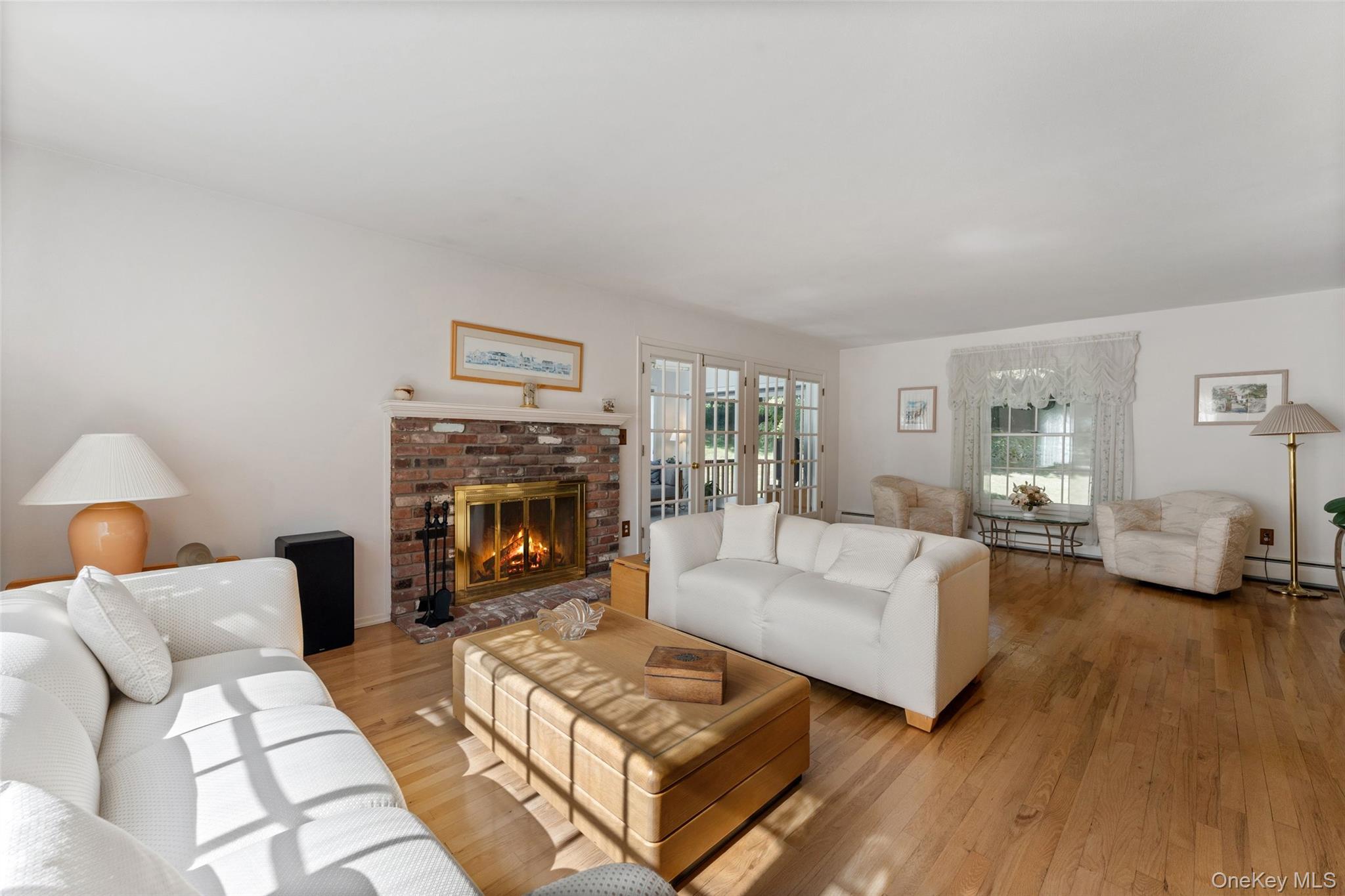 12 Lyons Road – For Sale photo 2