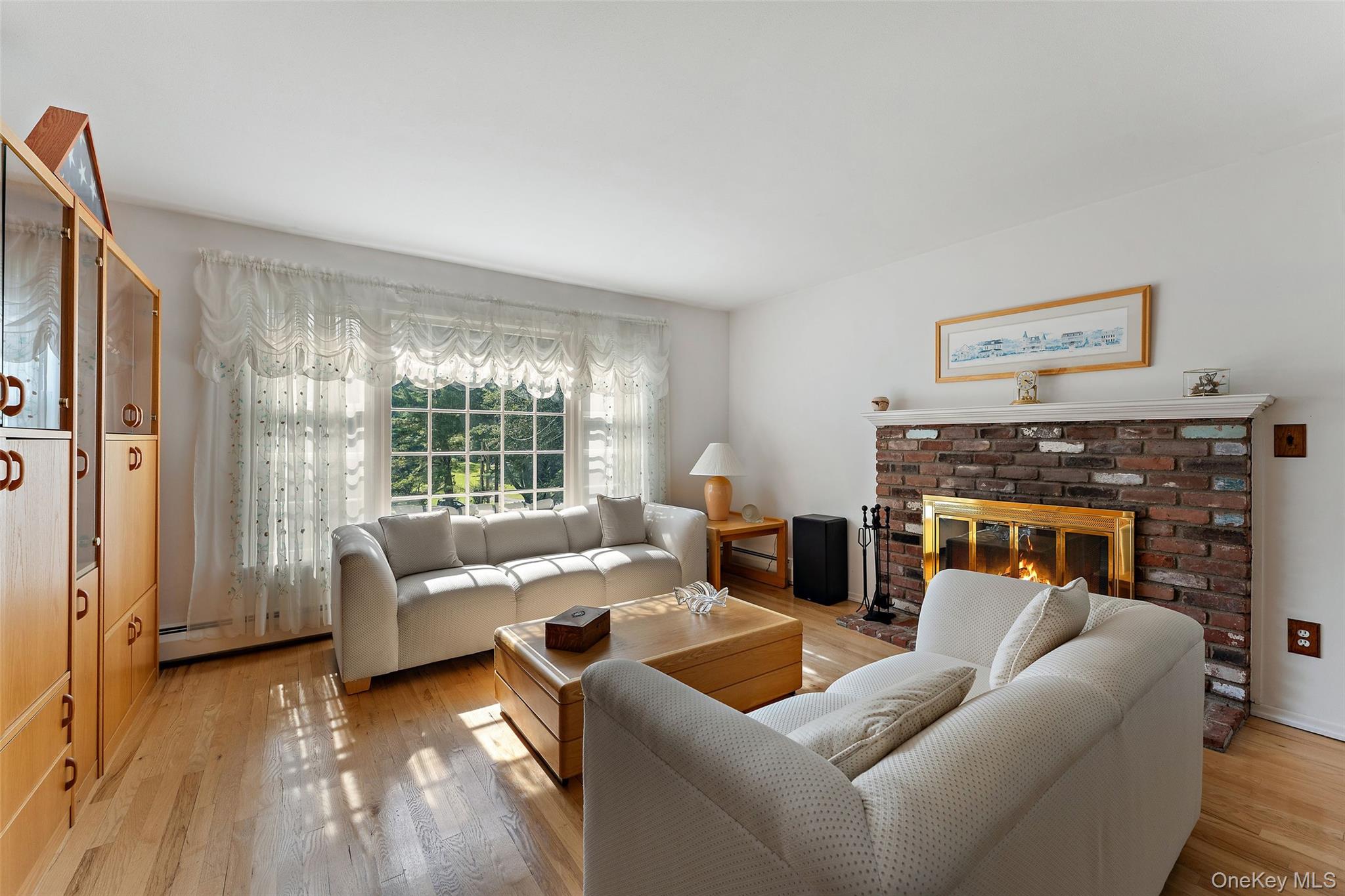 12 Lyons Road – For Sale photo 3