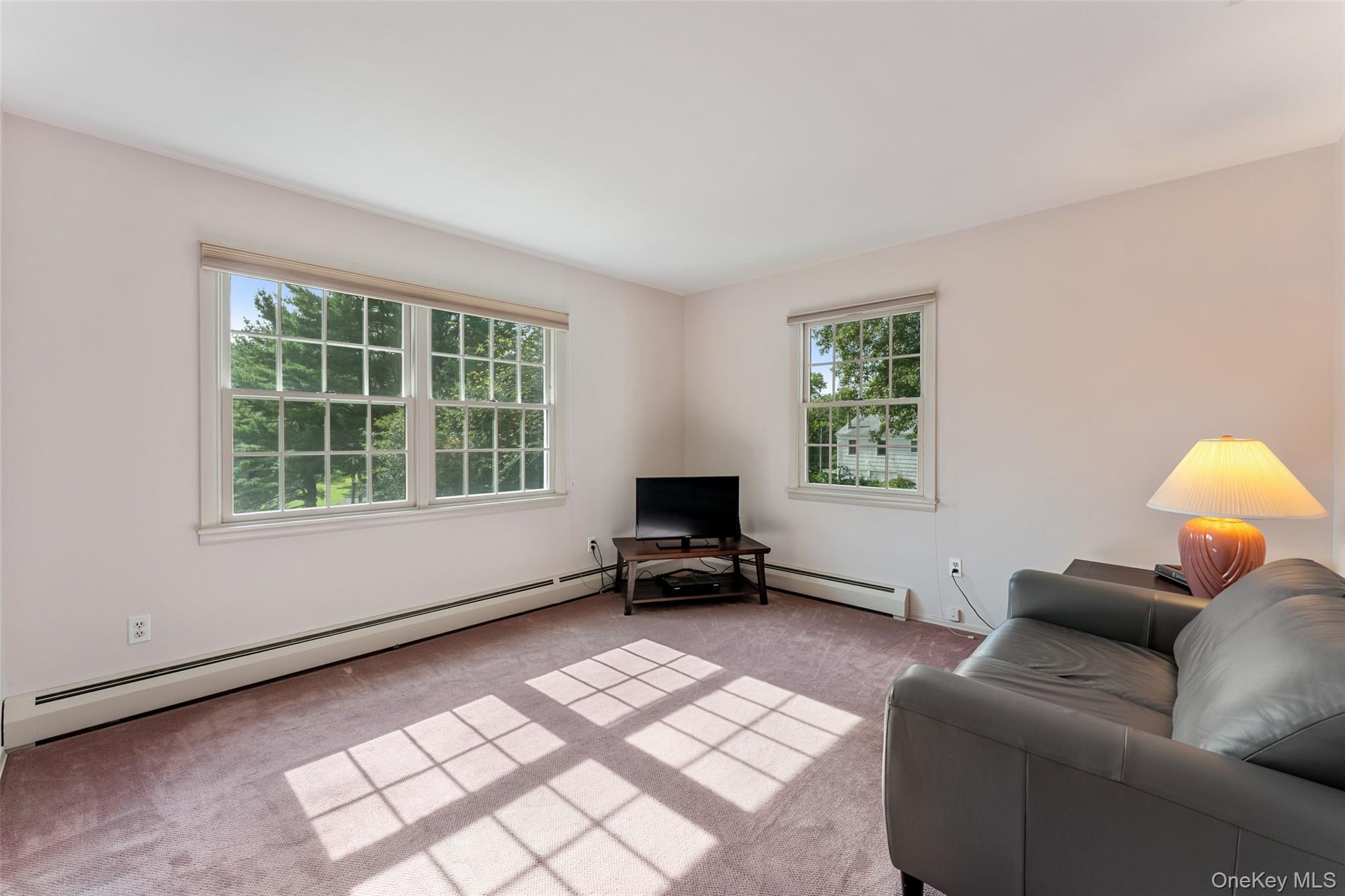 12 Lyons Road – For Sale photo 15