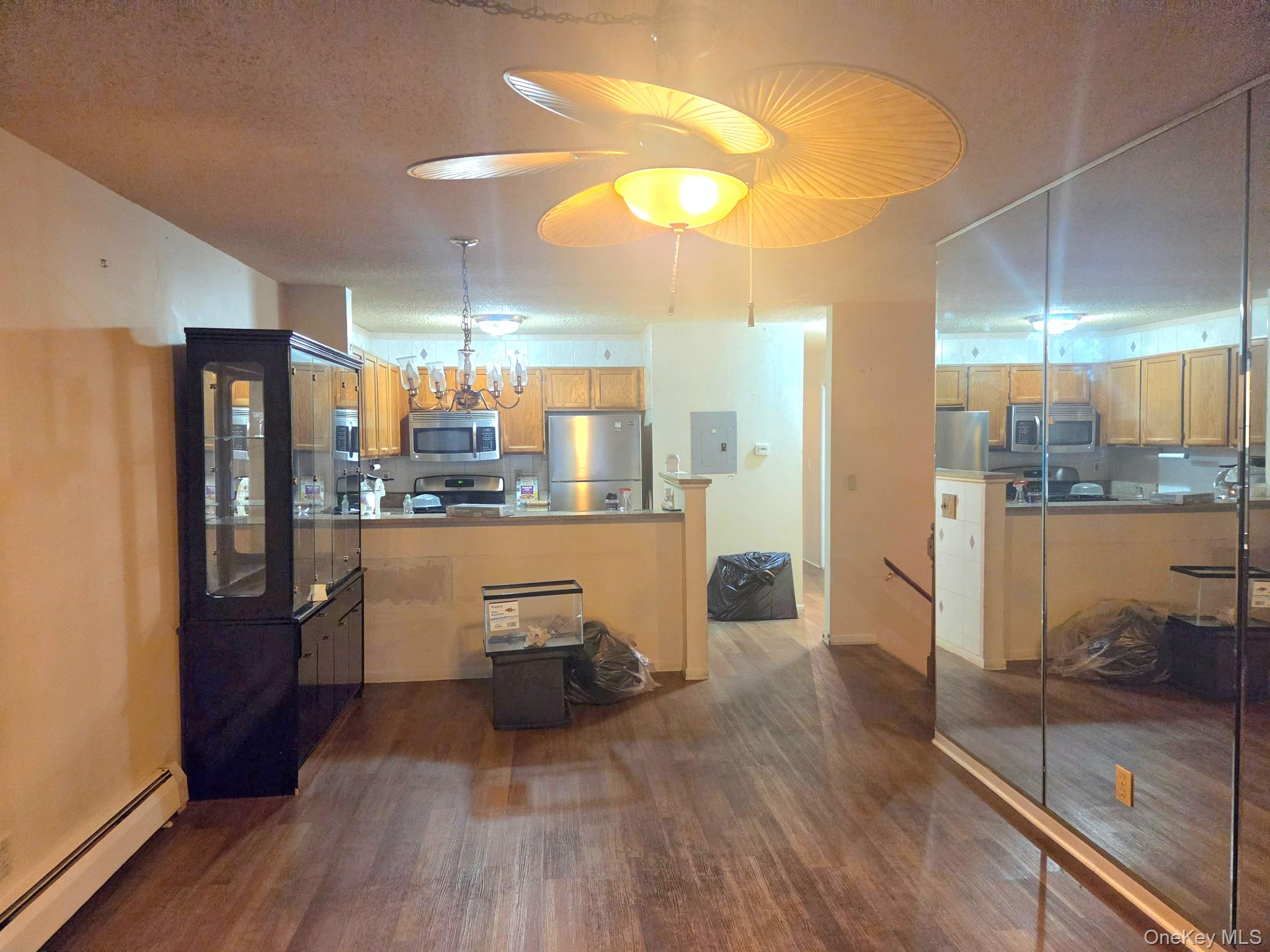 1988 Vyse Avenue, Unit Apt 2 photo 2