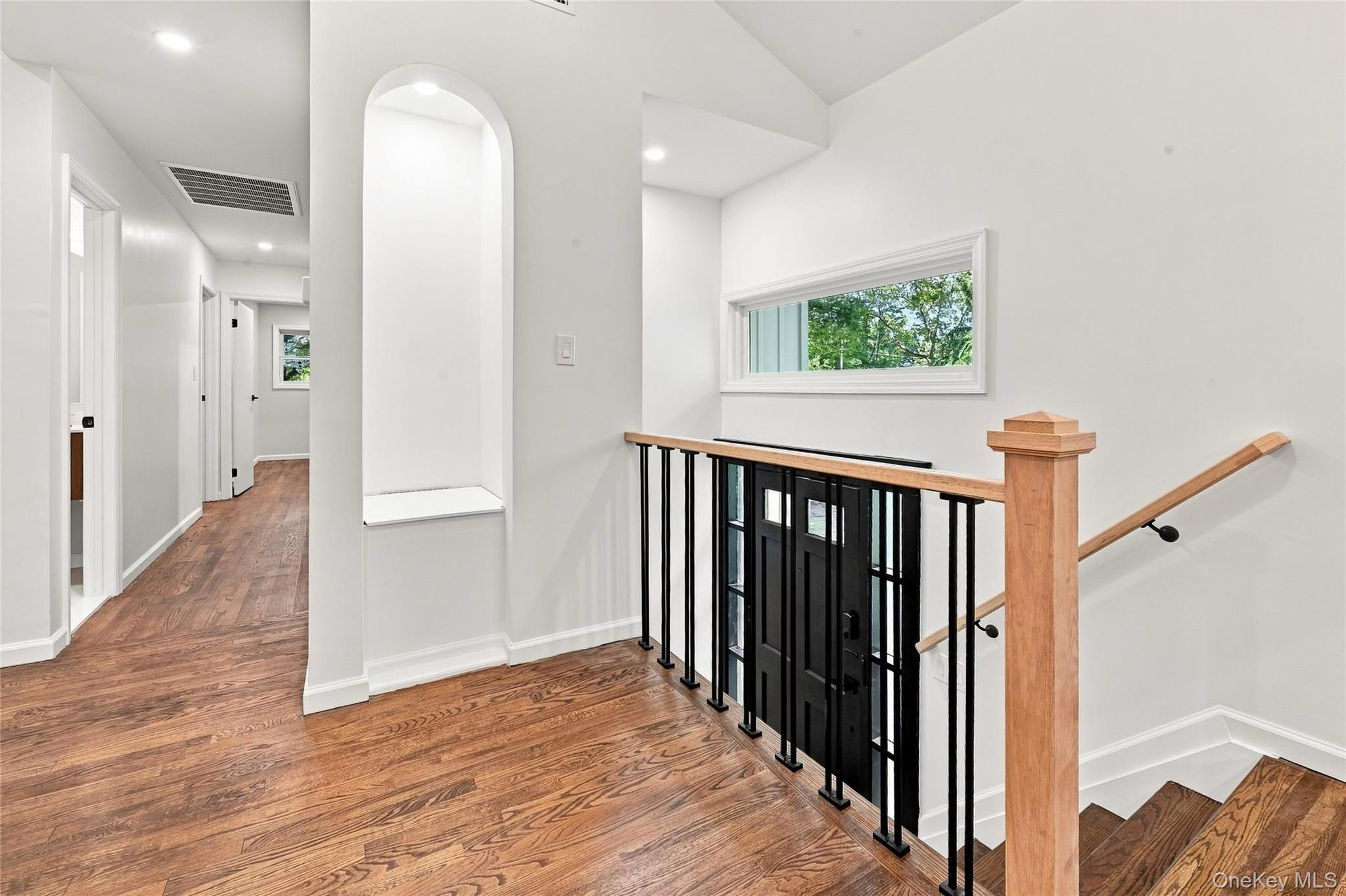 10 Moonedge Road – For Sale photo 2
