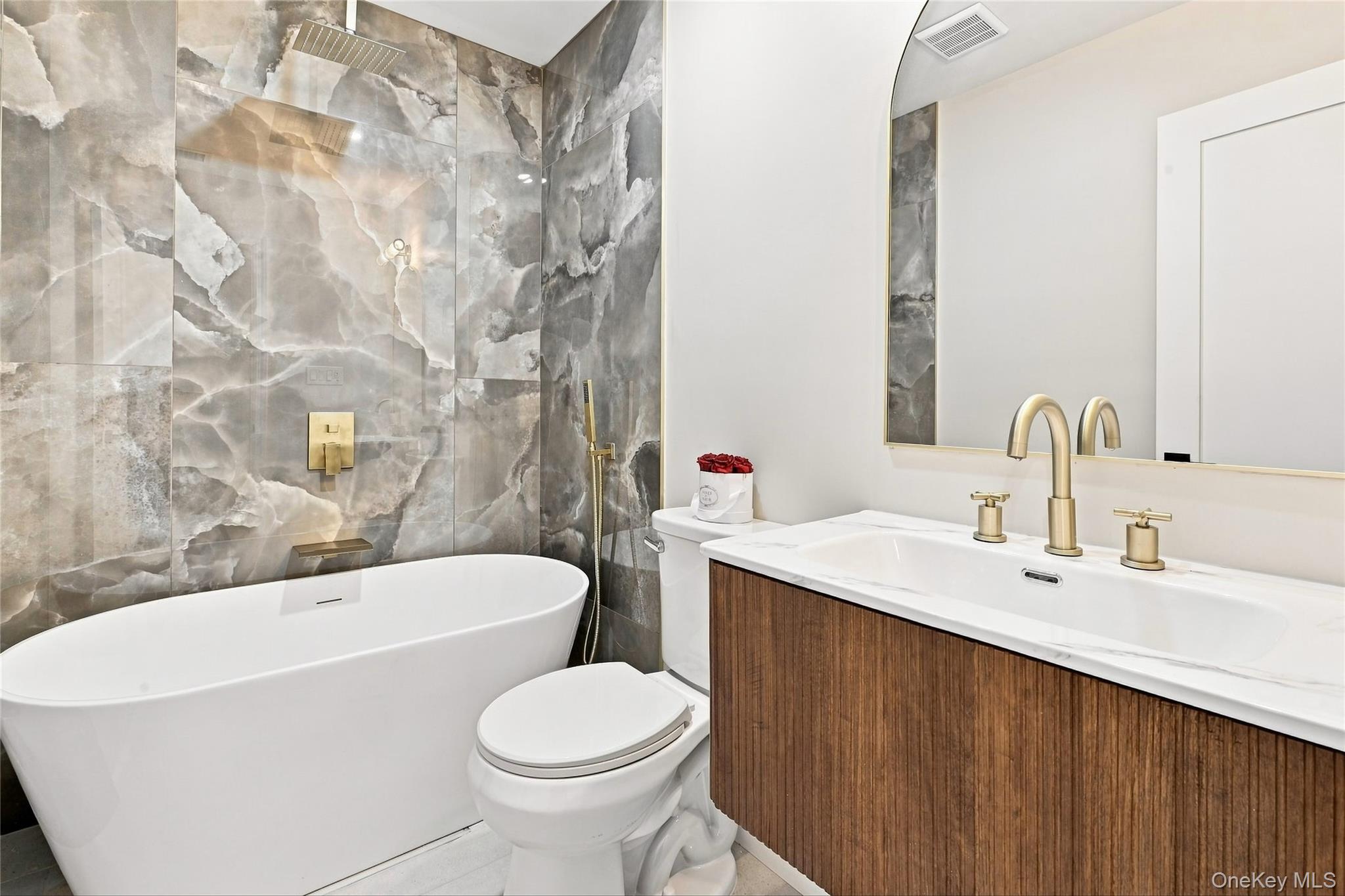 10 Moonedge Road – For Sale photo 21