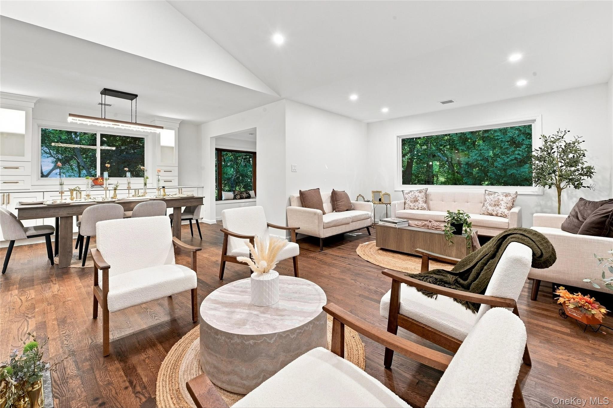 10 Moonedge Road – For Sale photo 17
