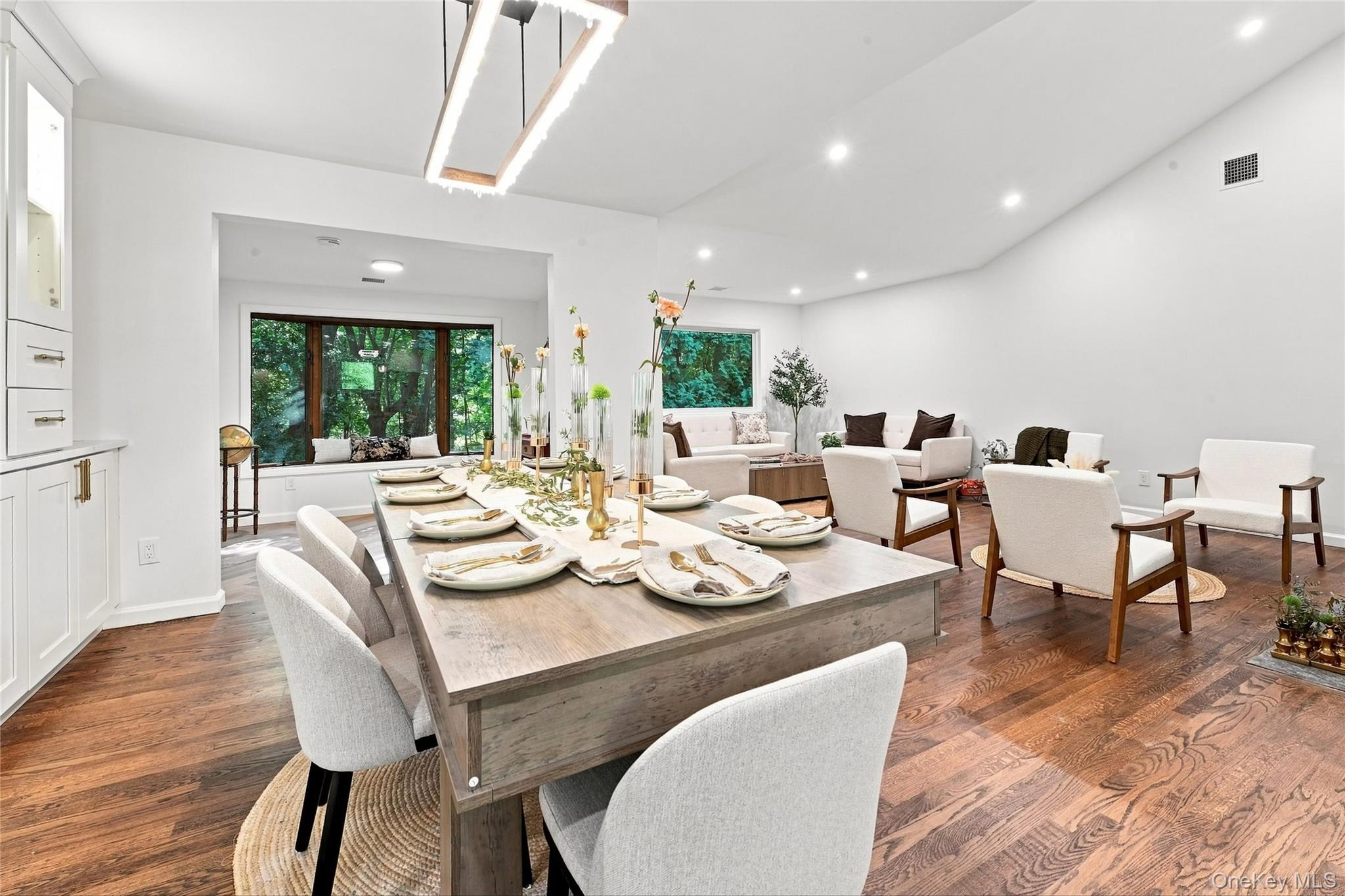 10 Moonedge Road – For Sale photo 13