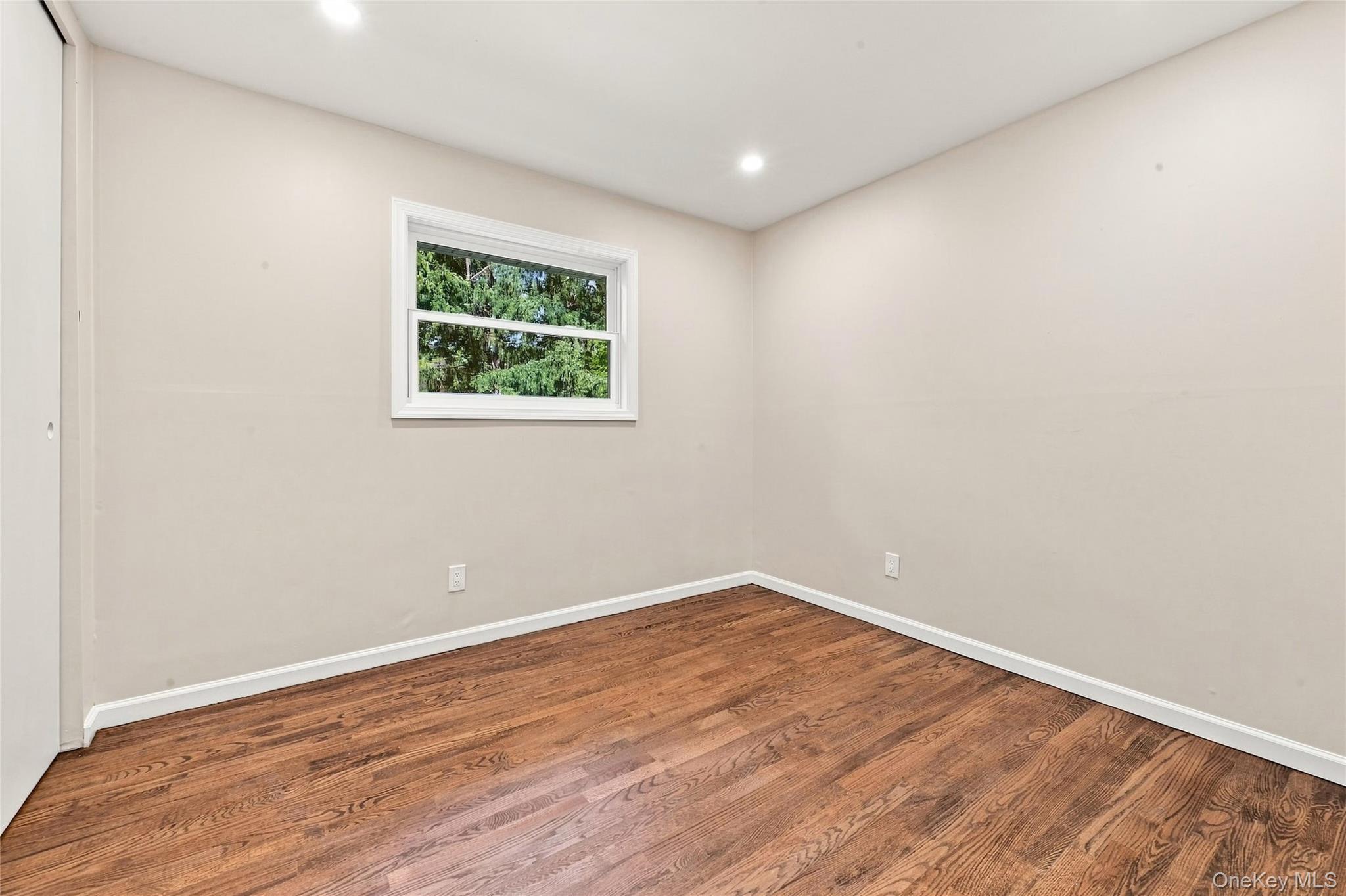 10 Moonedge Road – For Sale photo 23