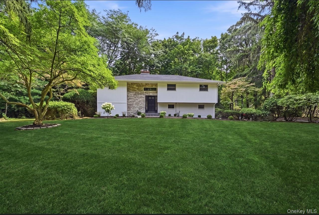 10 Moonedge Road – For Sale photo 4