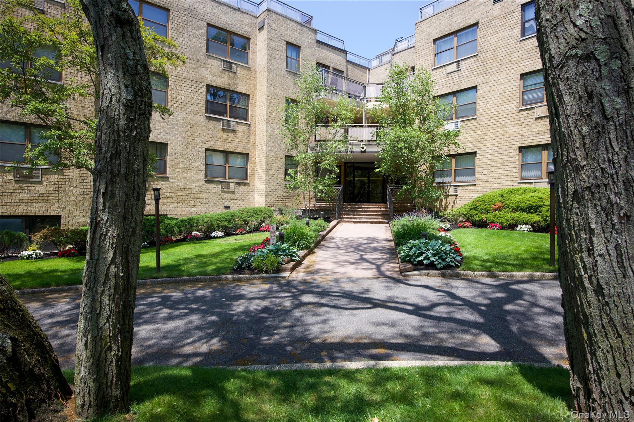 5 Schenck  Avenue, Unit 3J
