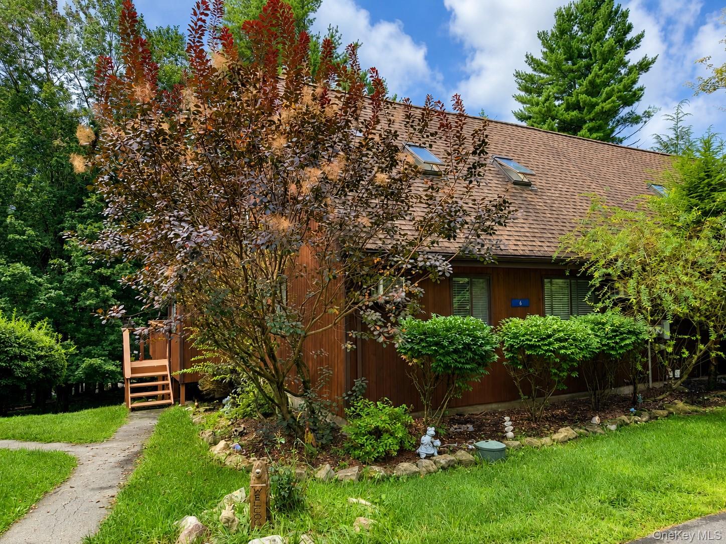 6 Water Lilly Lane – For Sale photo 2