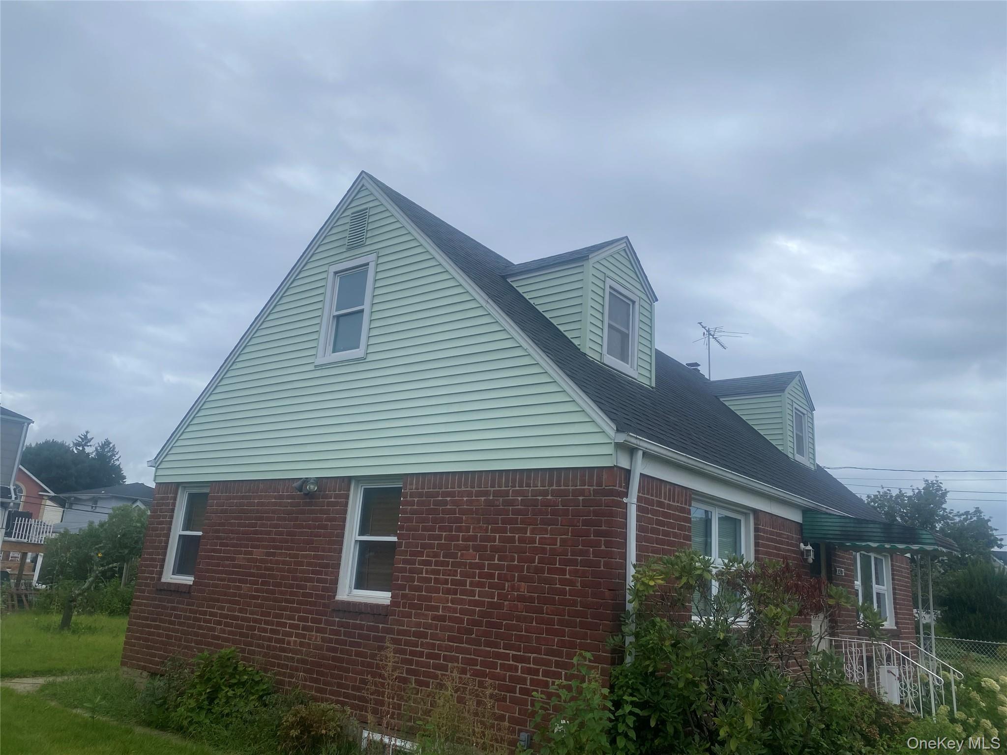 1301 Times Avenue – For Sale photo 2