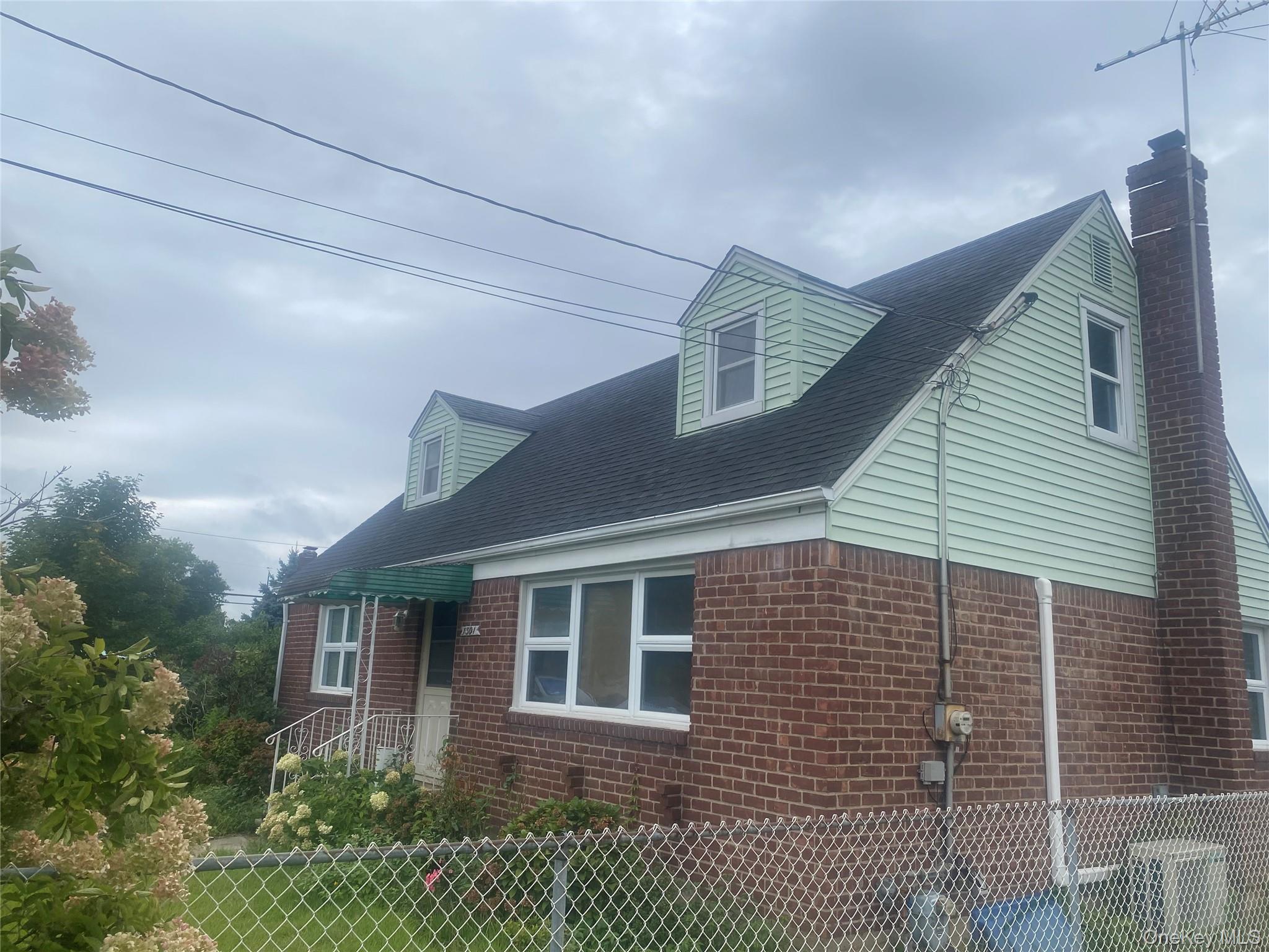 1301 Times Avenue – For Sale photo 3