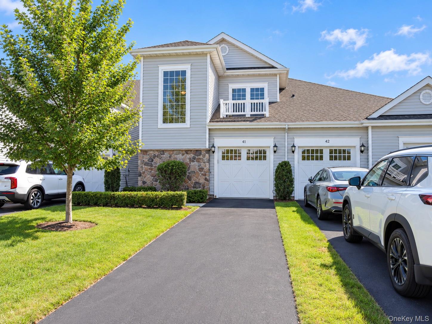 41 Greentree Court – For Sale