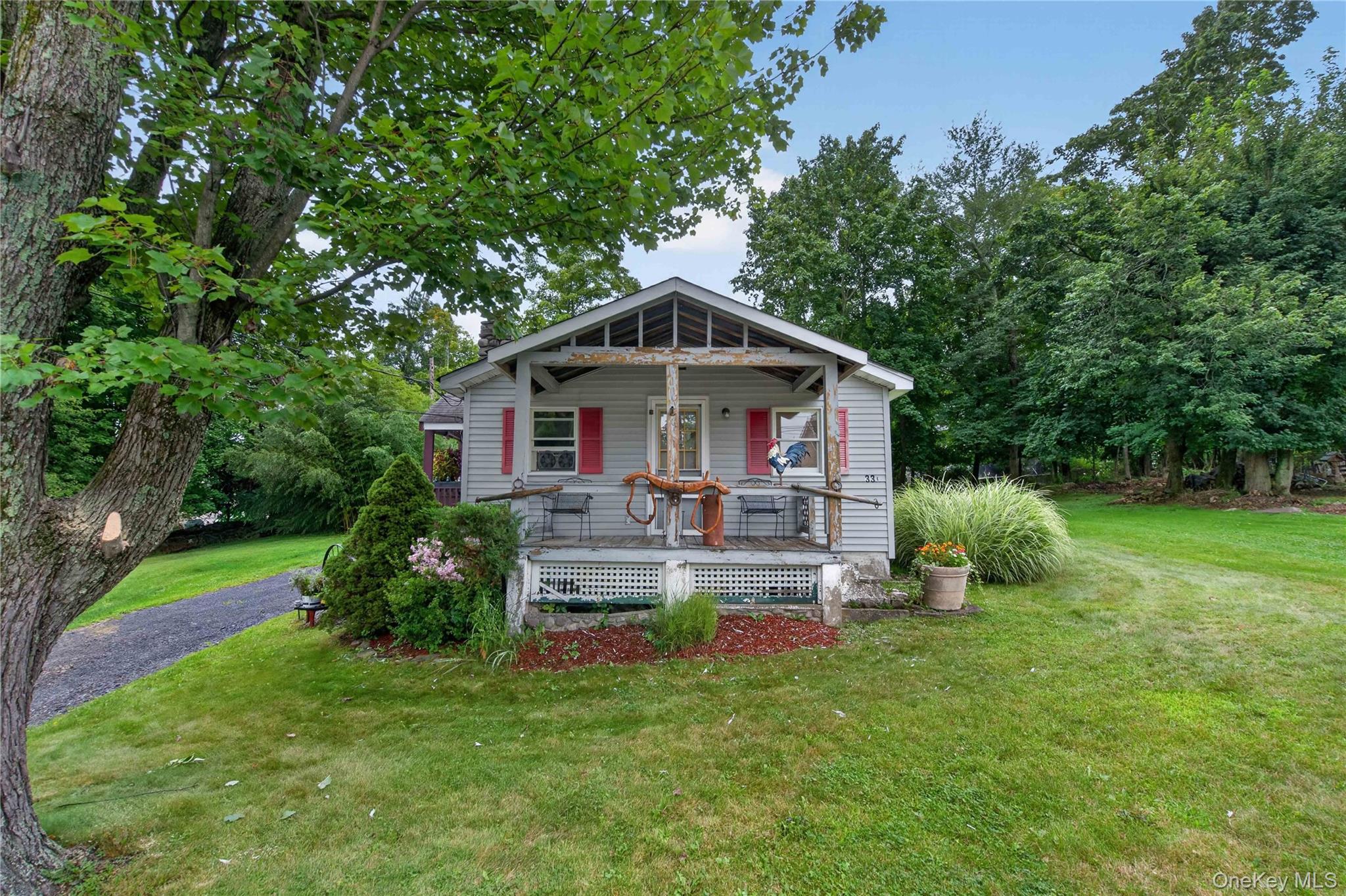 33 E Crossman Avenue – For Sale photo 2