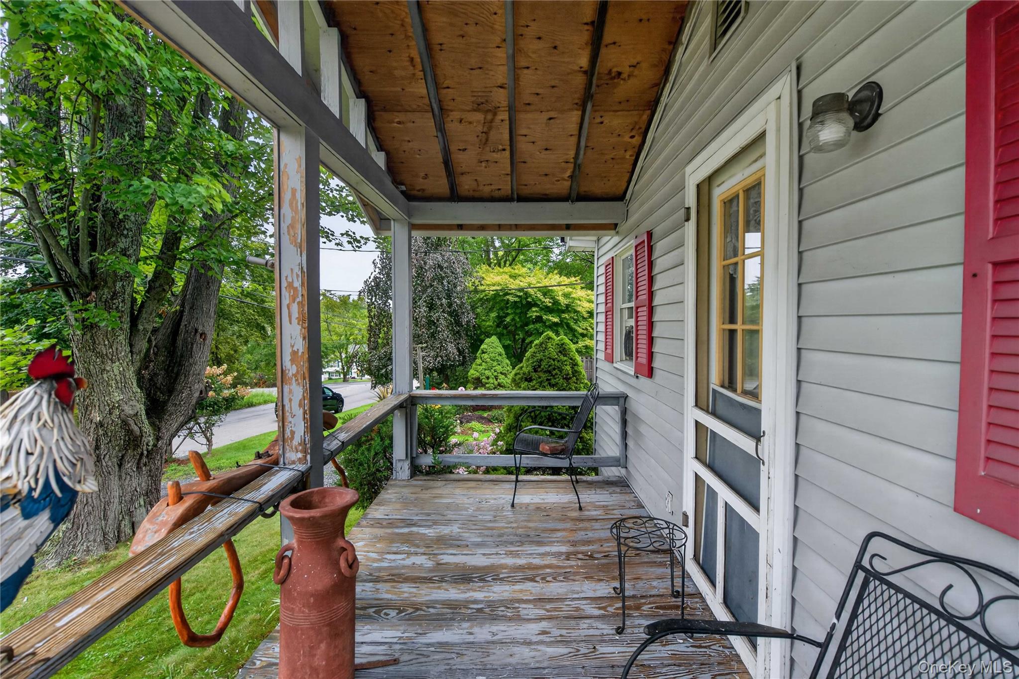 33 E Crossman Avenue – For Sale photo 4