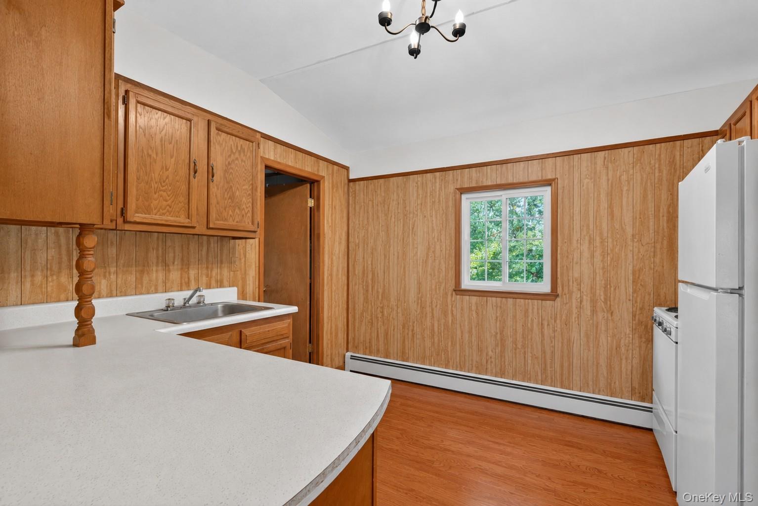 33 E Crossman Avenue – For Sale photo 23