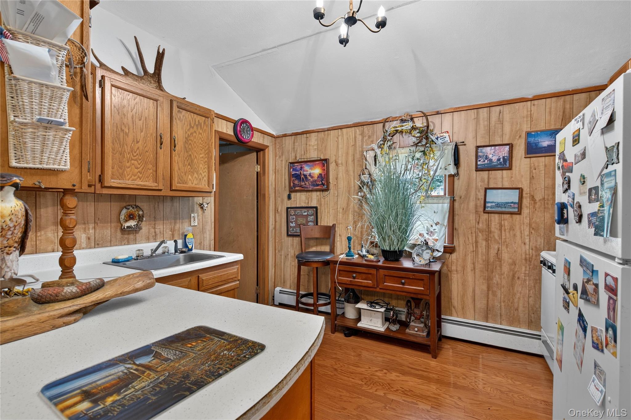 33 E Crossman Avenue – For Sale photo 7