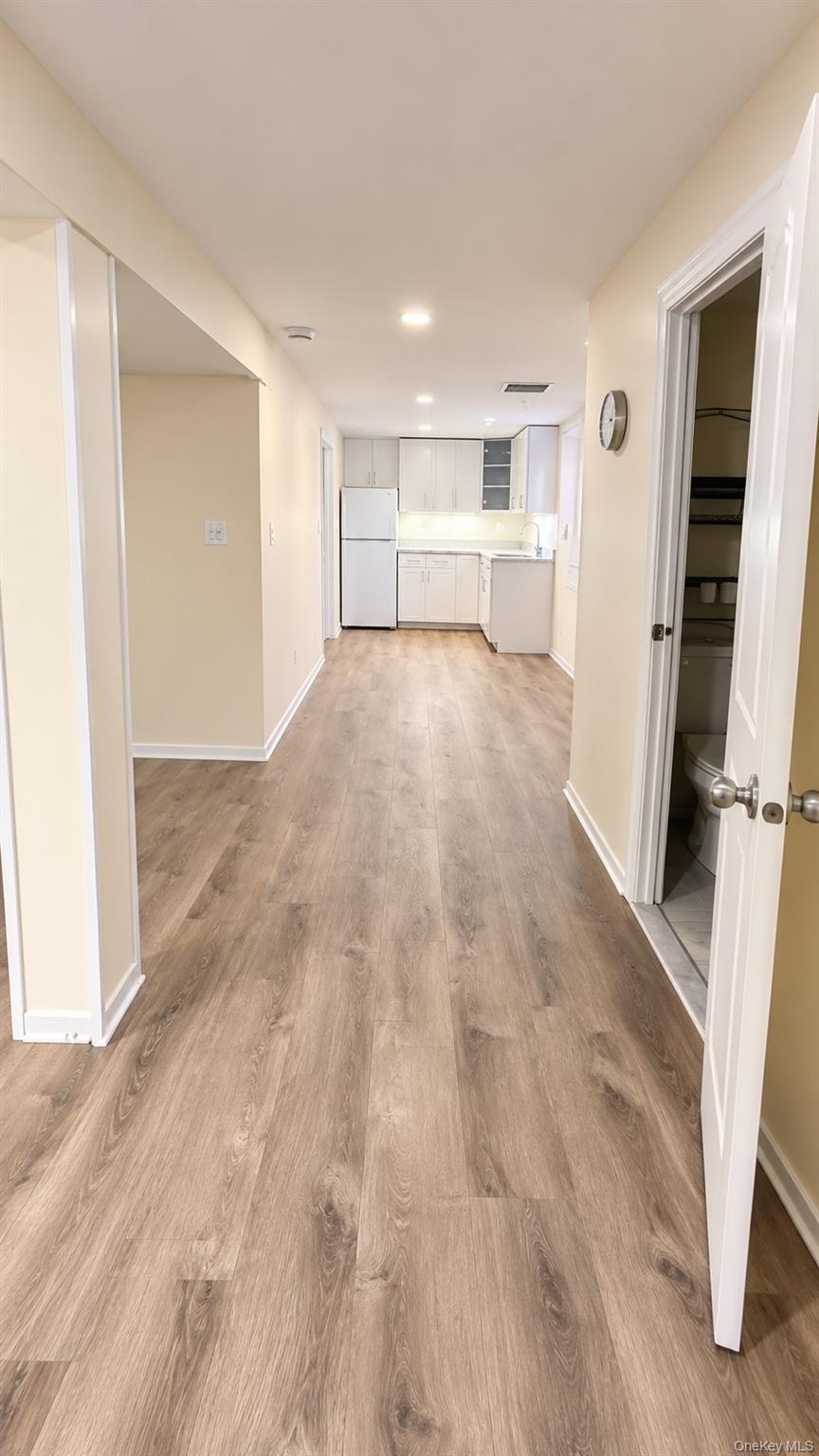 10 Pickwick Drive S – For Rent photo 13