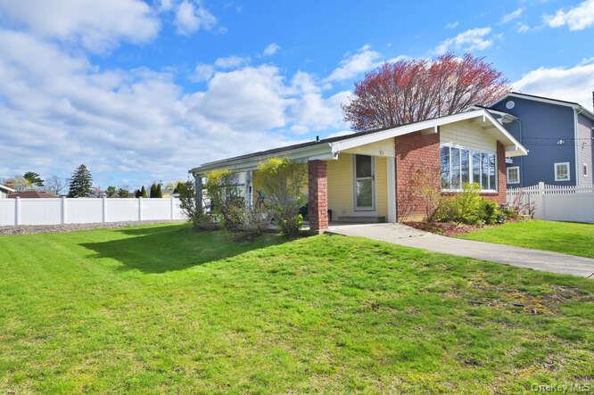 10 Pickwick Drive S – For Rent photo 3