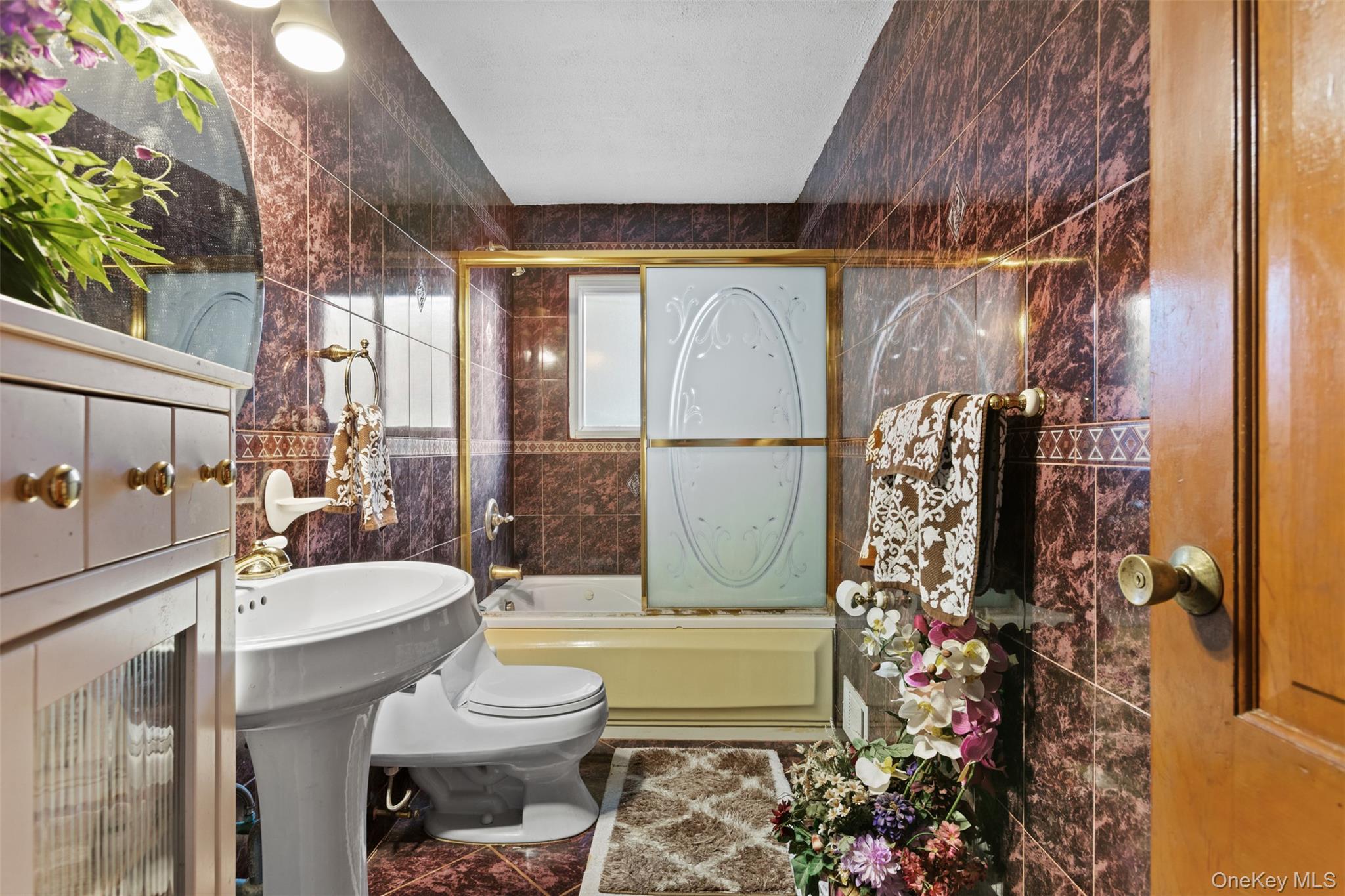 552 Briar Place – For Sale photo 8