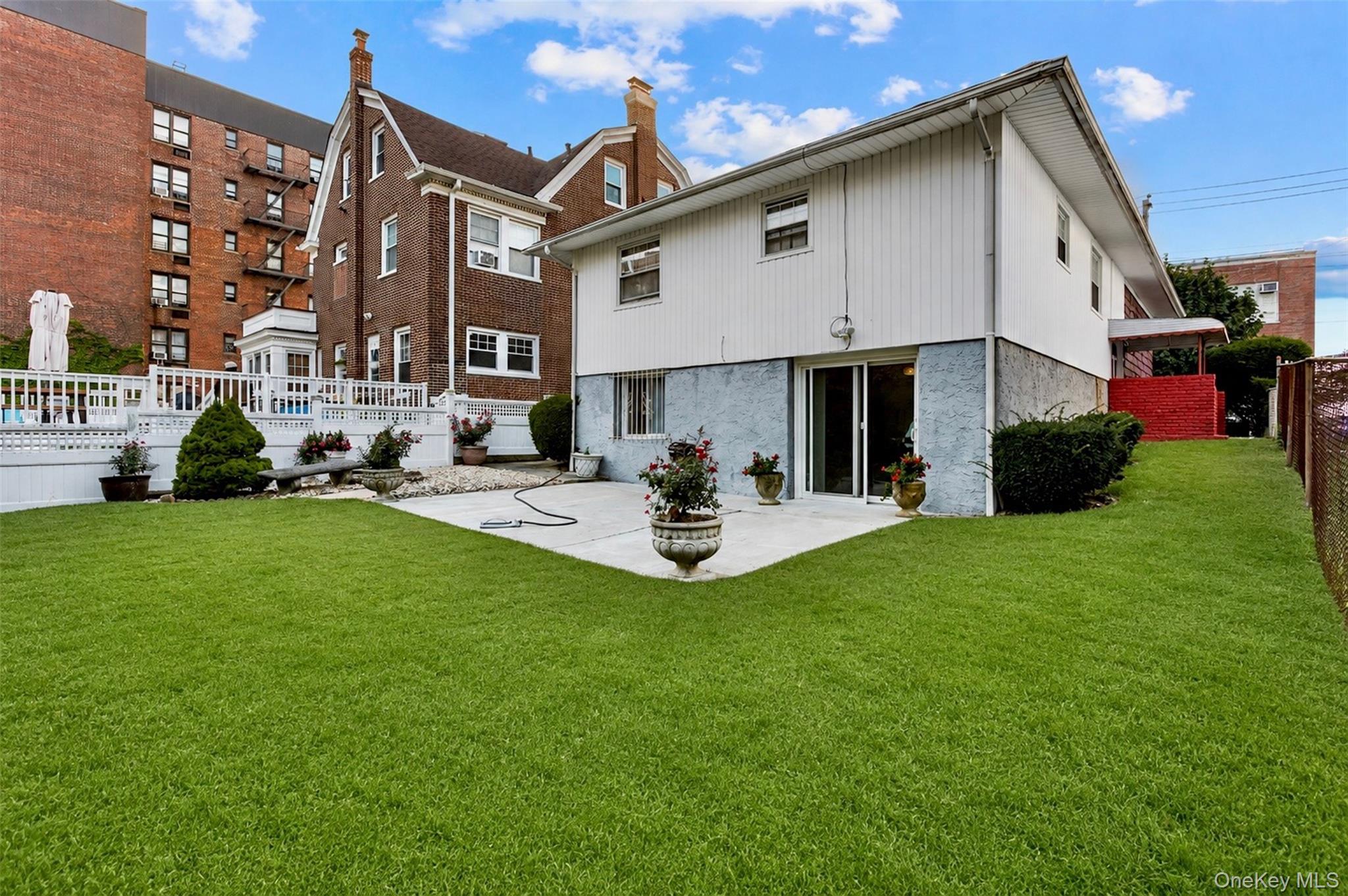 552 Briar Place – For Sale photo 17
