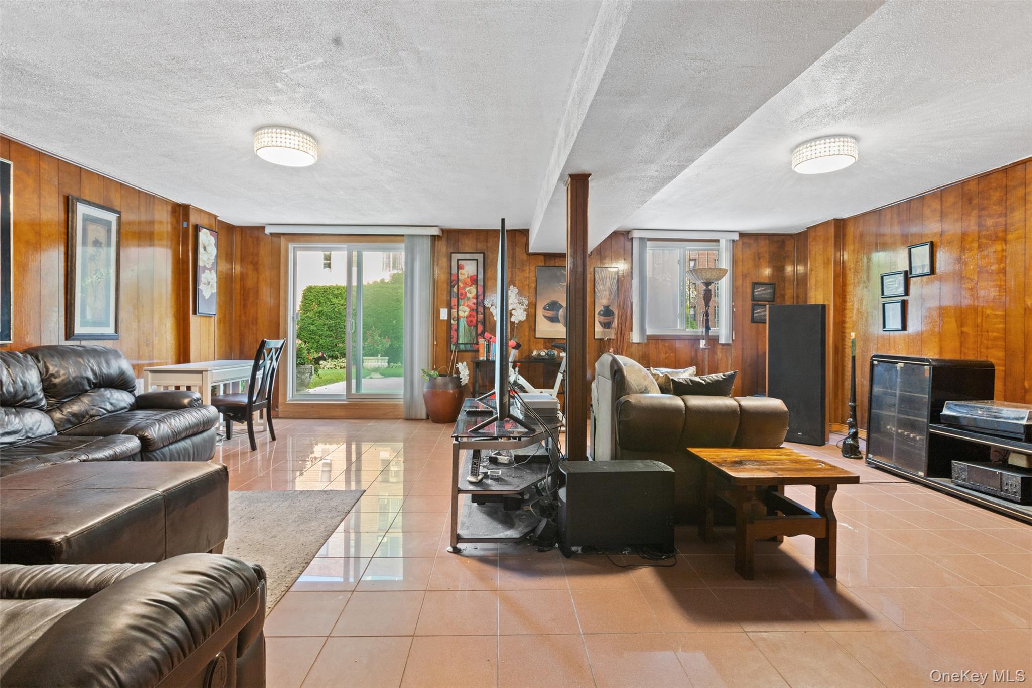 552 Briar Place – For Sale photo 14