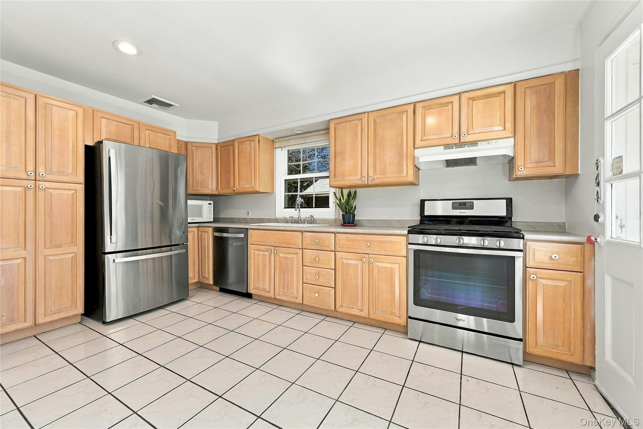 15 Shore Oaks Drive – For Sale photo 18