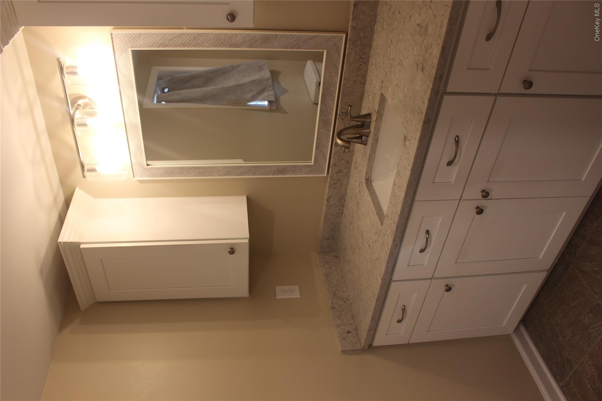 17 Bank Street – For Rent photo 19