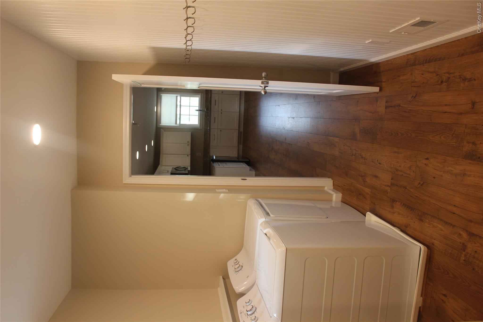 17 Bank Street – For Rent photo 7