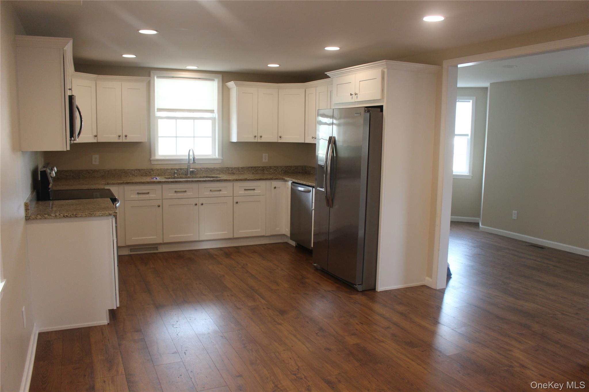 17 Bank Street – For Rent photo 5