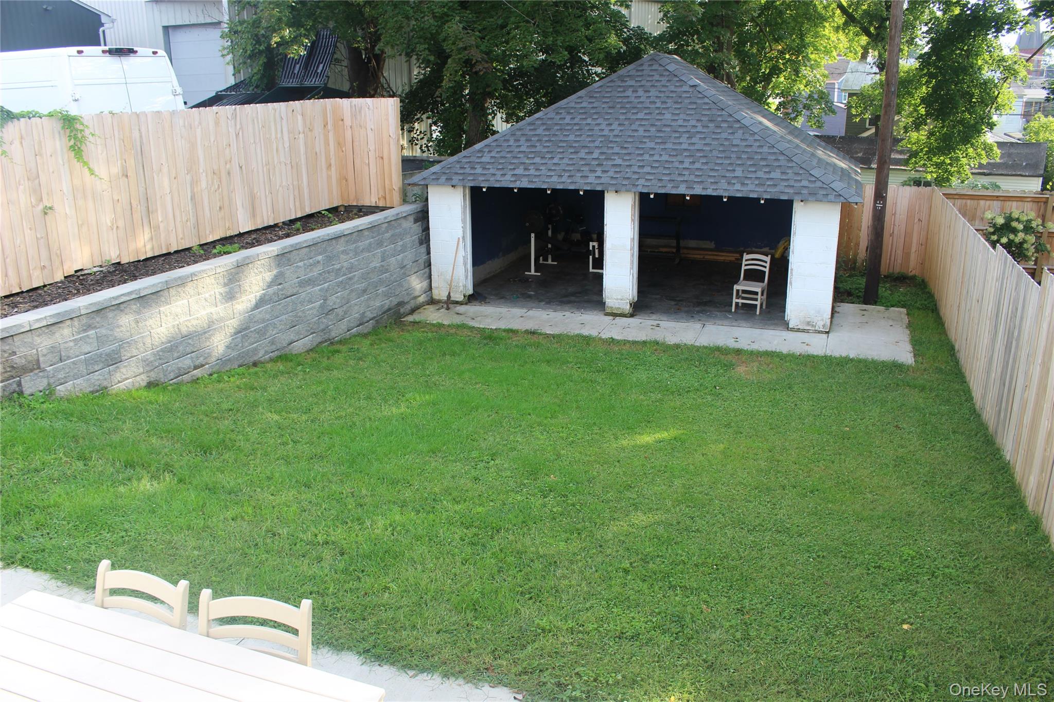 17 Bank Street – For Rent photo 12