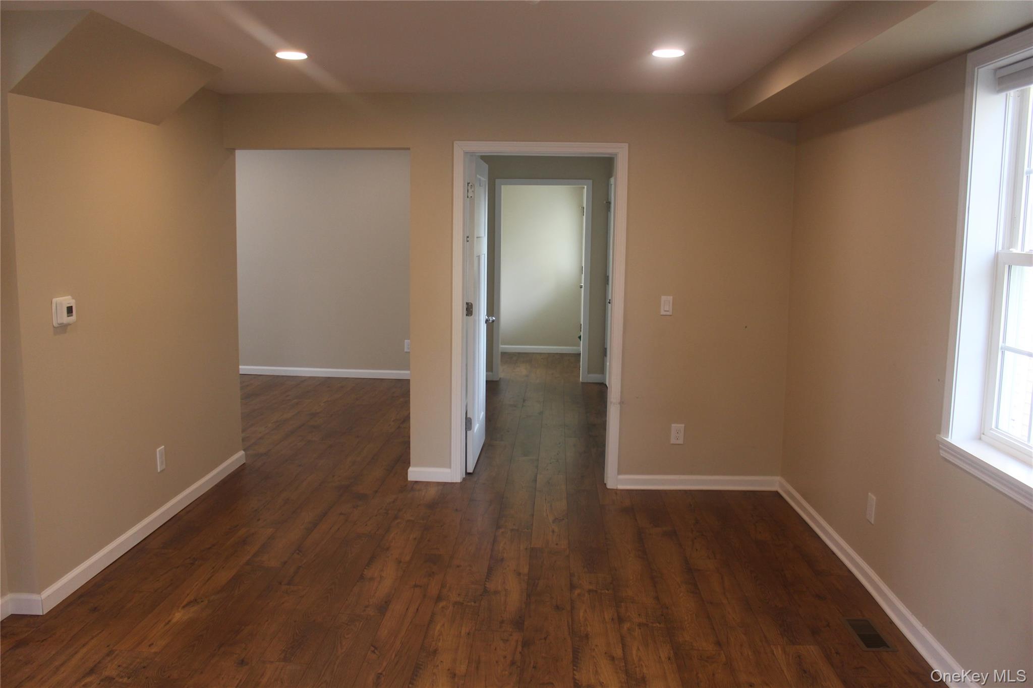 17 Bank Street – For Rent photo 16