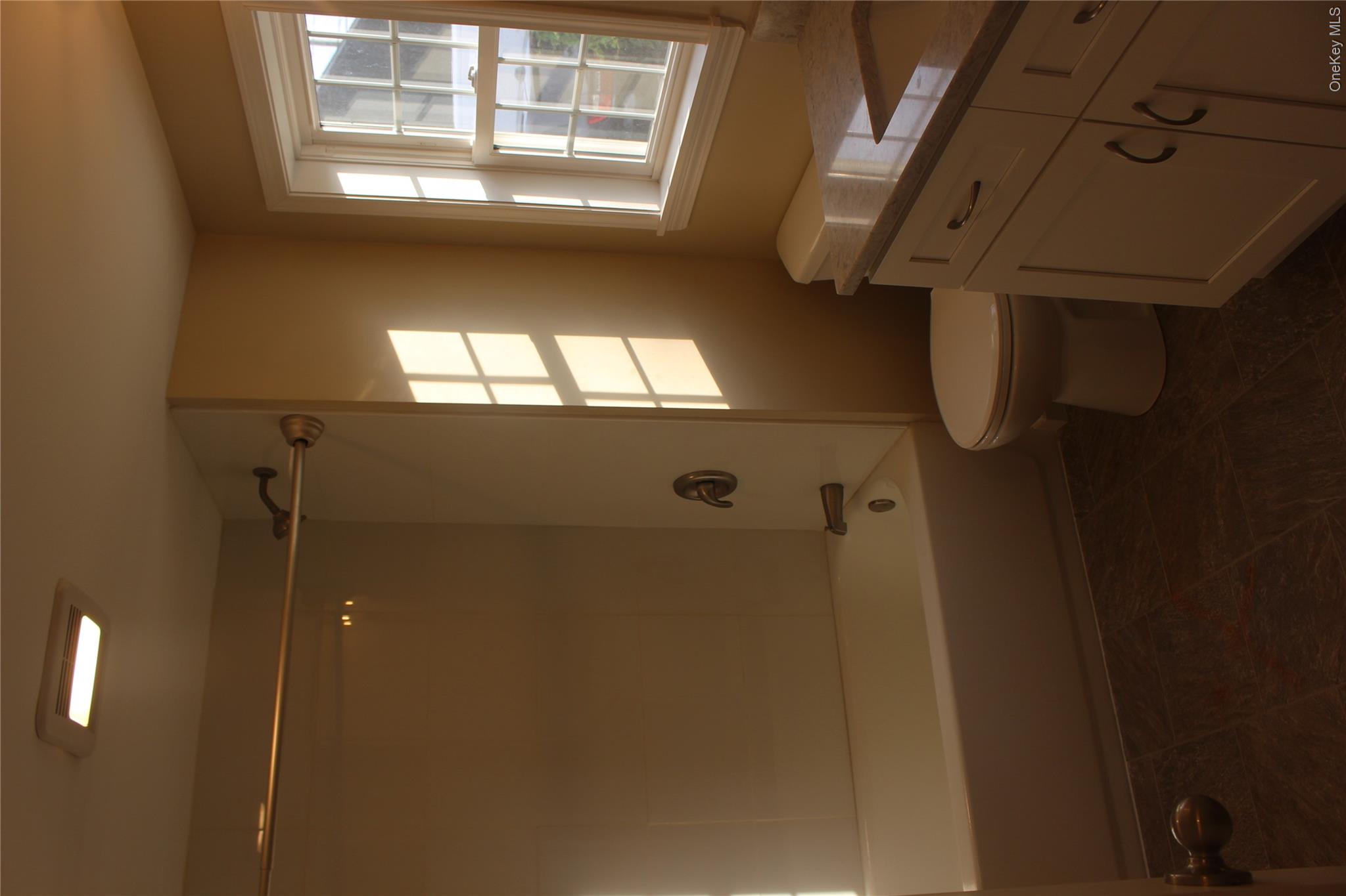 17 Bank Street – For Rent photo 9