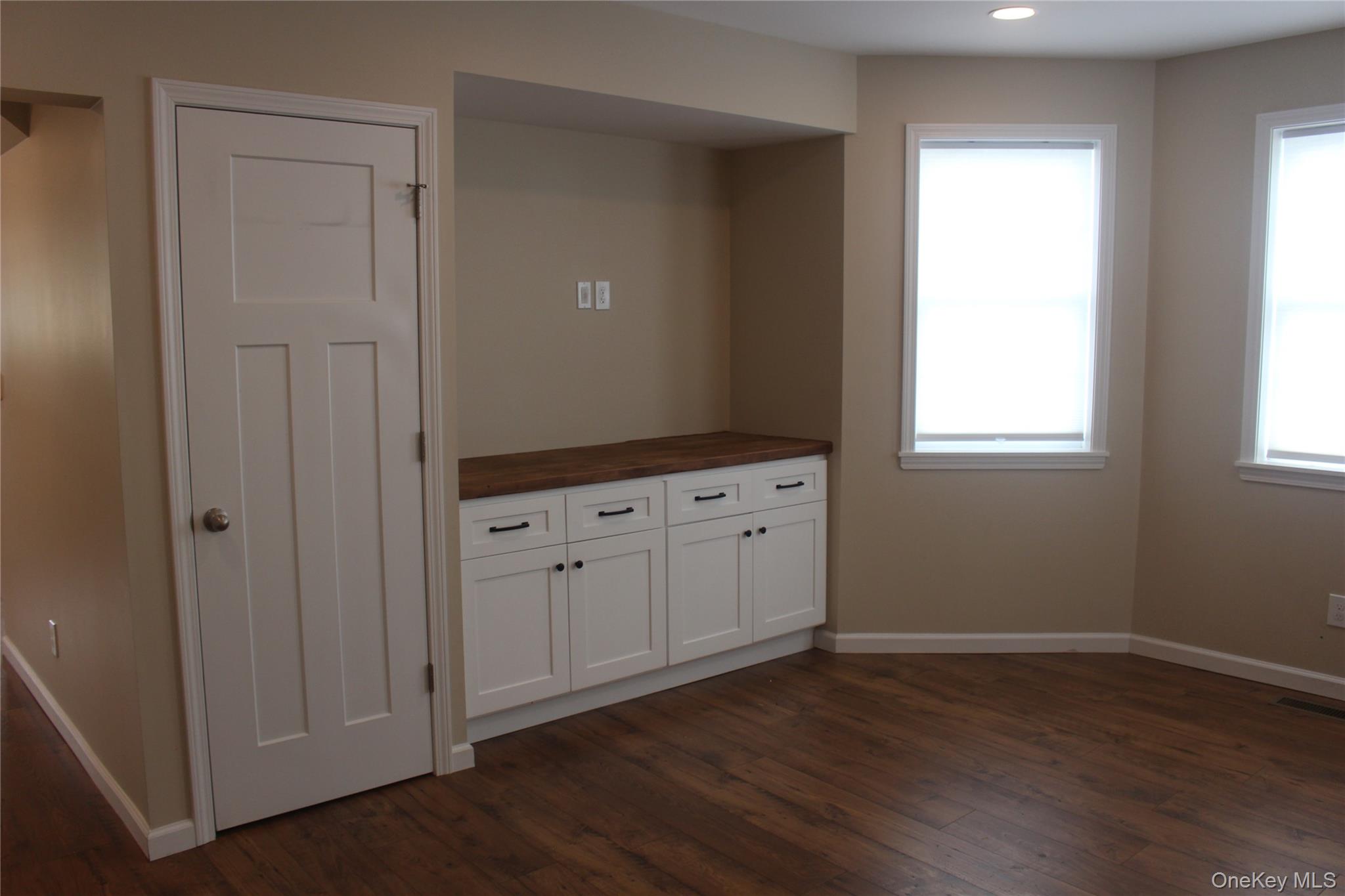 17 Bank Street – For Rent photo 13