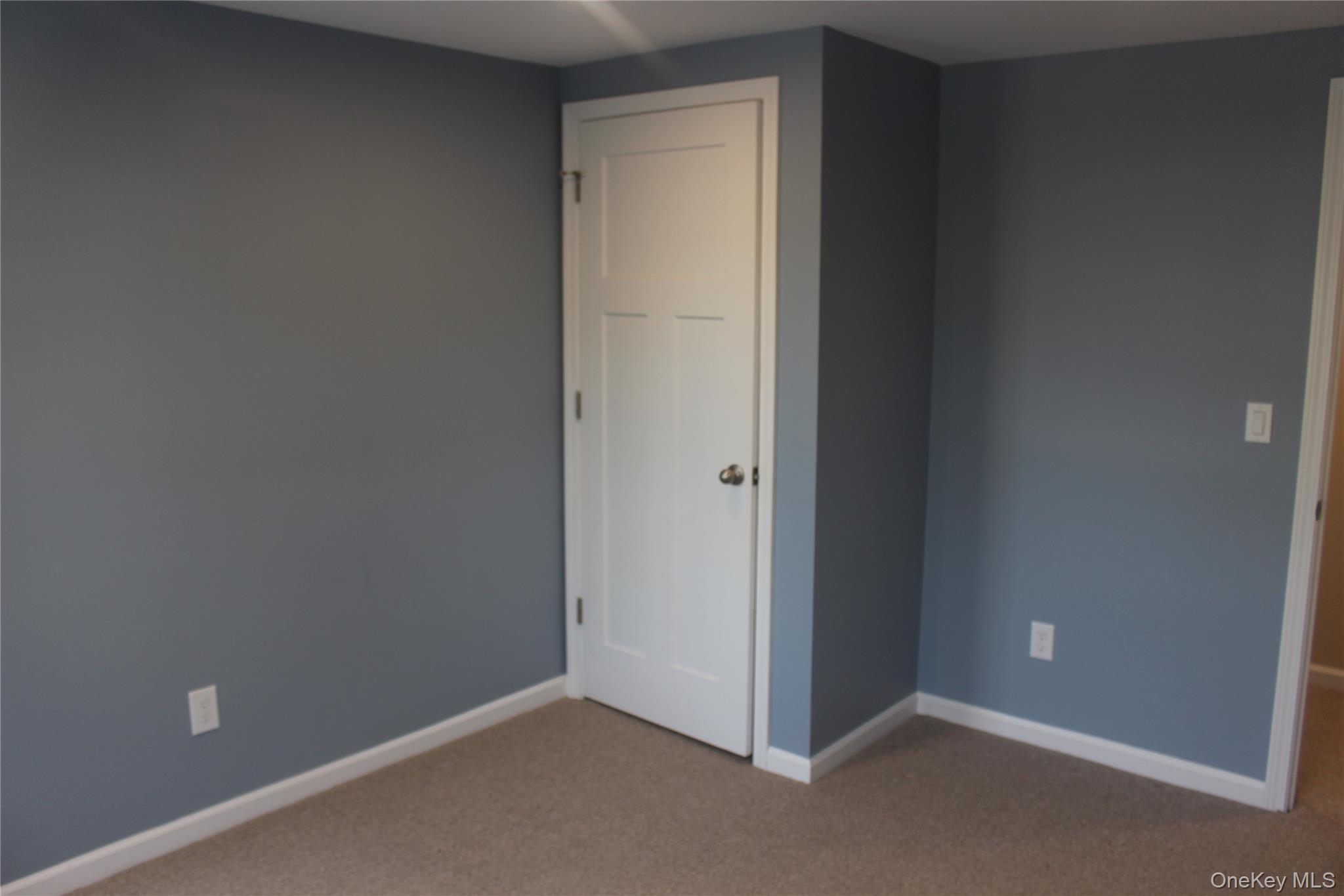 17 Bank Street – For Rent photo 18