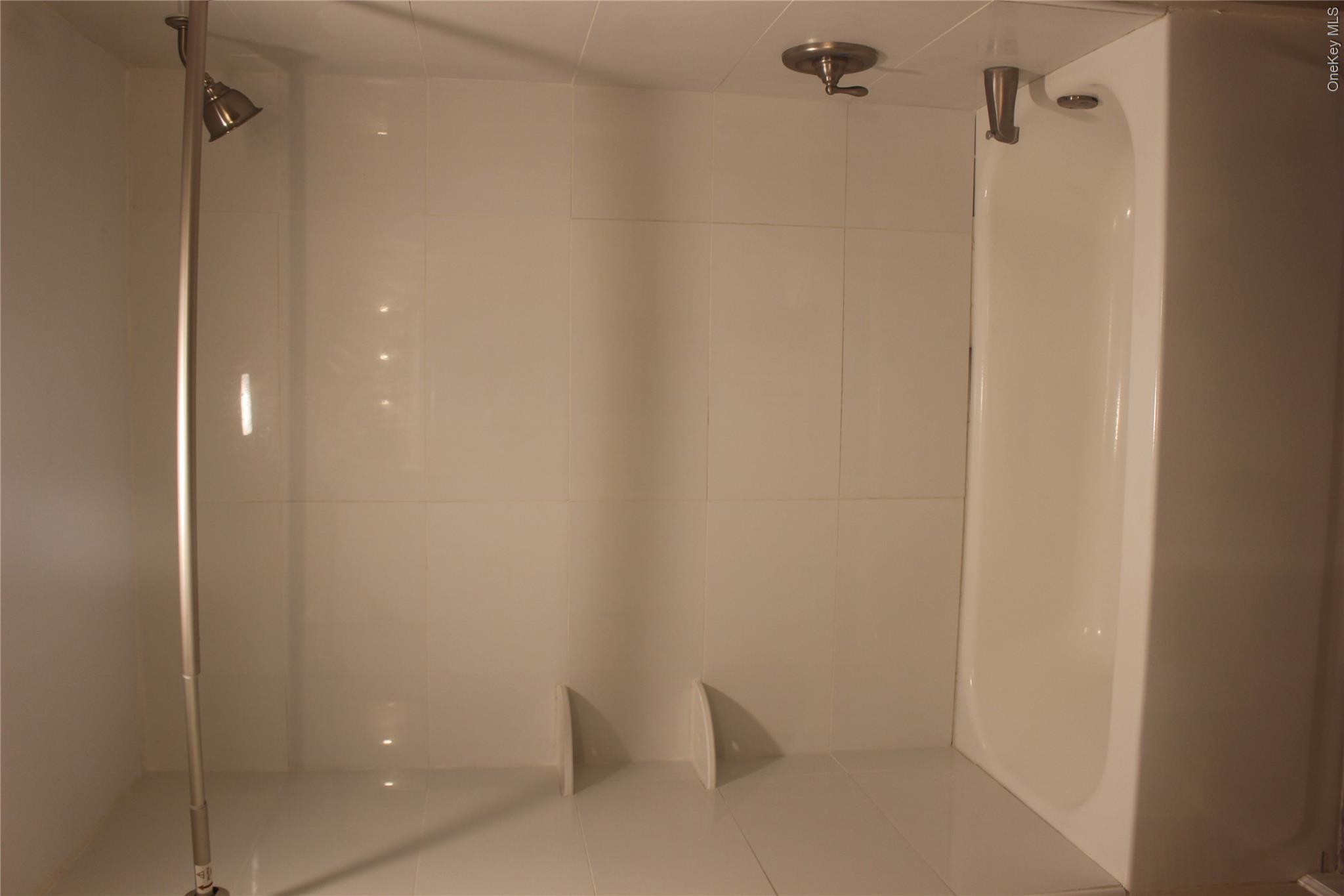 17 Bank Street – For Rent photo 20