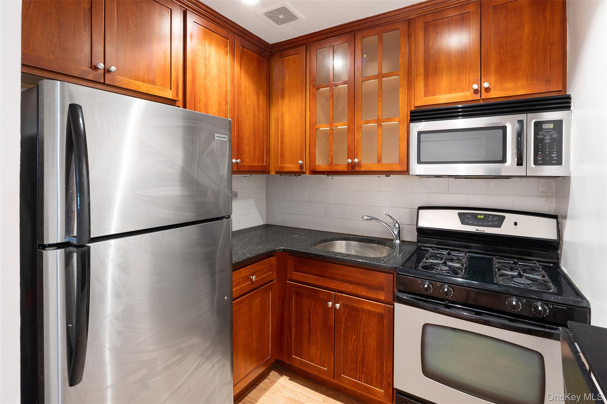 495 E 7th Street, Unit 1J photo 4