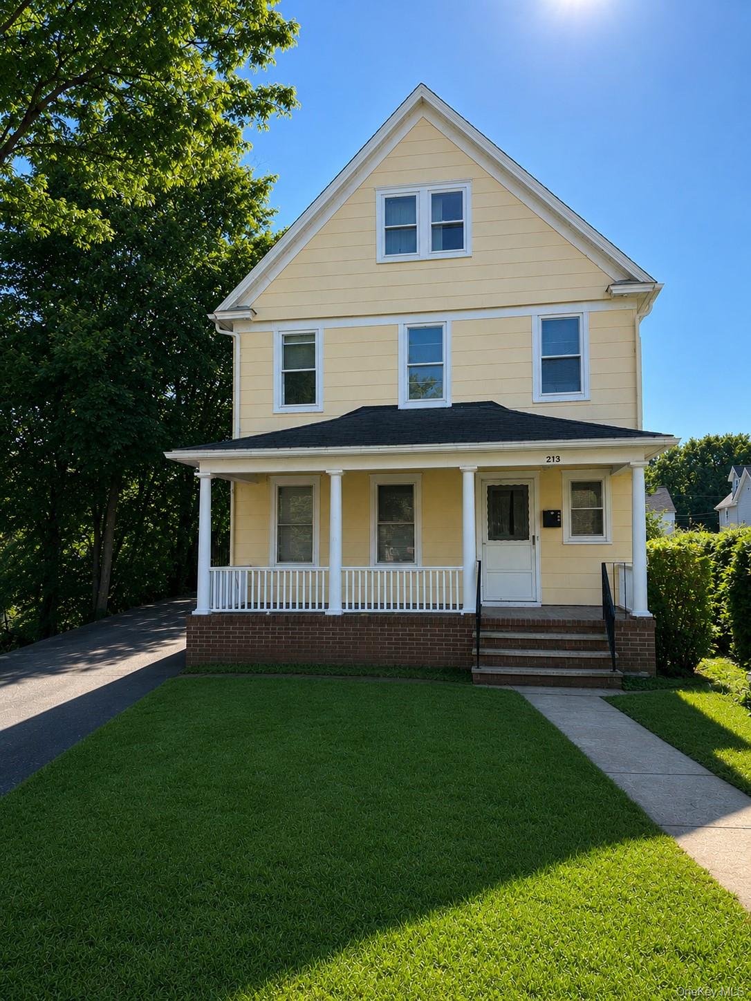 213 Washington Avenue – For Sale