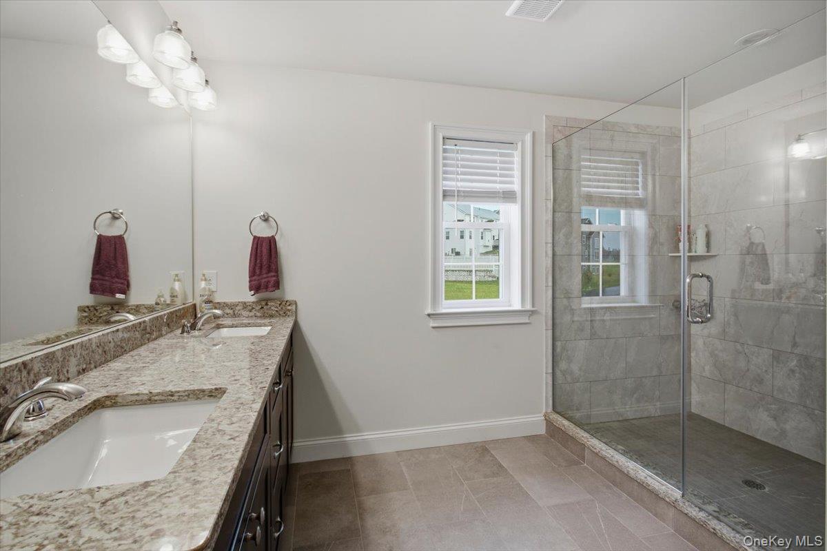 16 Kensington Lane – For Sale photo 33