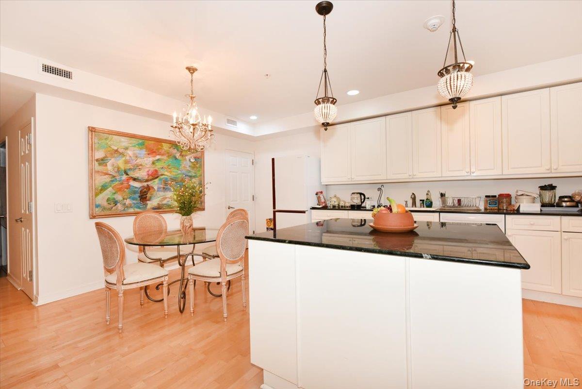 100 Harbor View Drive, Unit 630 photo 7